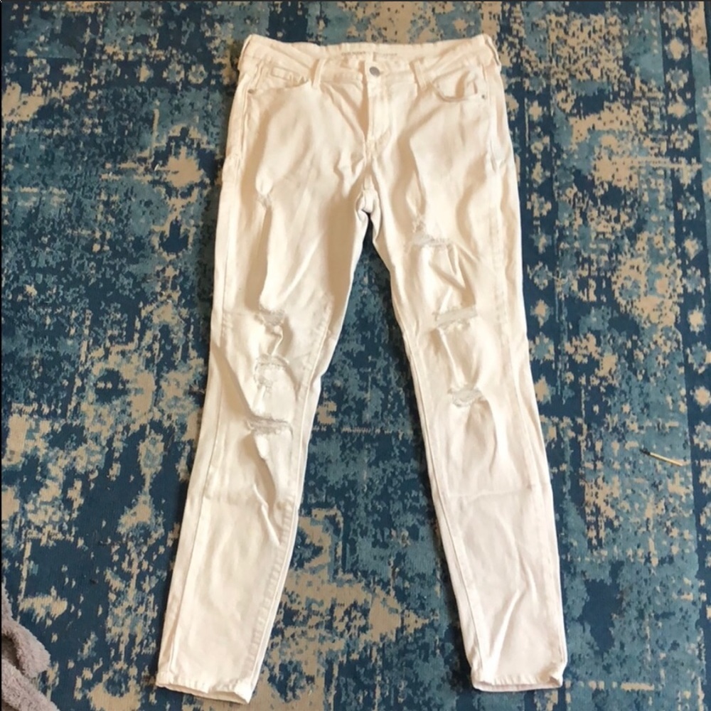 NWOT skinny white distressed jeans